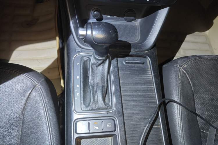 Used Kia Sorento 2013 2.4L 7-Seater Gasoline Luxury Version China IV Standard
