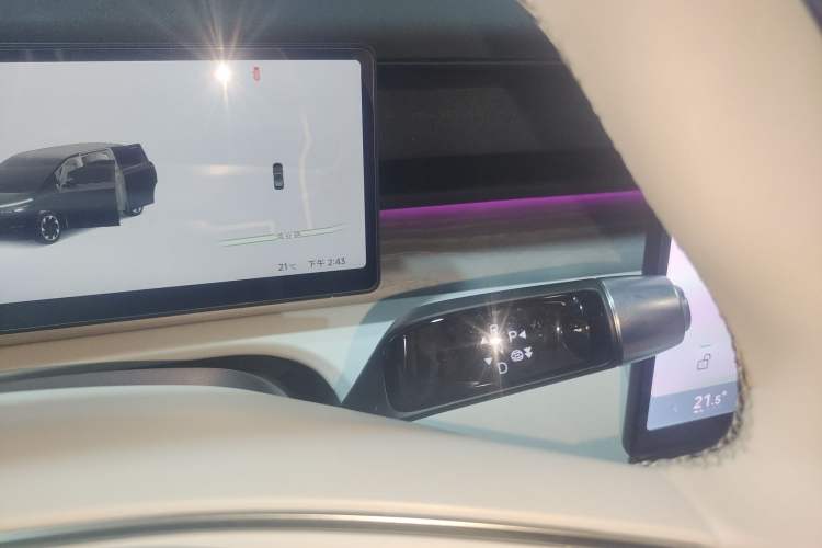 Used XPeng X9 2024 702 Ultra-Long Range Pro
