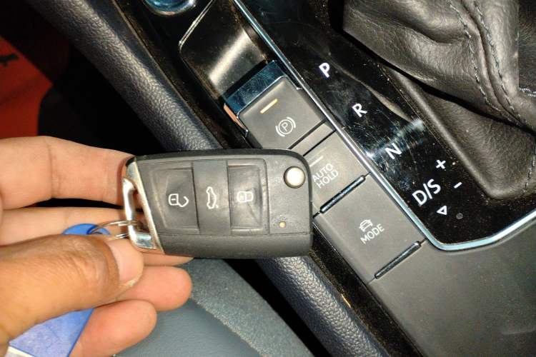 Used Volkswagen Tharu 2024 300TSI Two-Wheel-Drive Moon Luxury Edition
