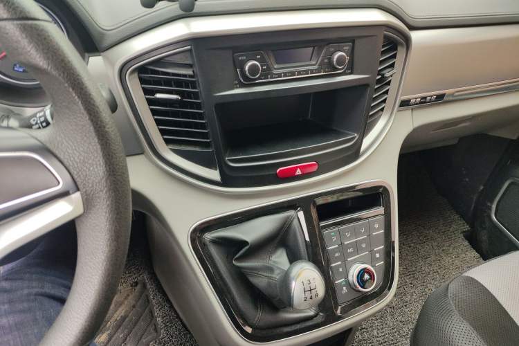 Used JAC Refine M4 2016 2.0L Manual Comfort Edition