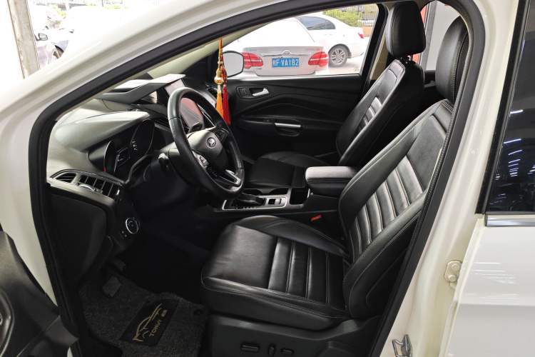 Used Ford Kuga 2019 EcoBoost 180 Two-Wheel-Drive Titanium Plus Model China V Standard
