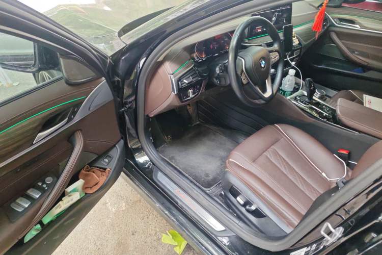 Used BMW 5 Series 2022 Second Facelift 530Li Leading Edition Luxury Package
