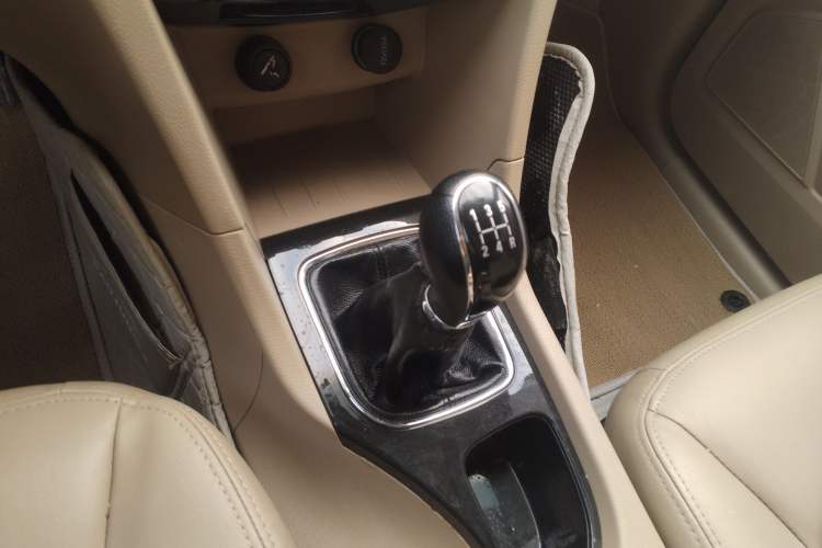 Used Baojun 730 2016 1.5L Manual Comfort Version 7 Seats China V Emission Standard
