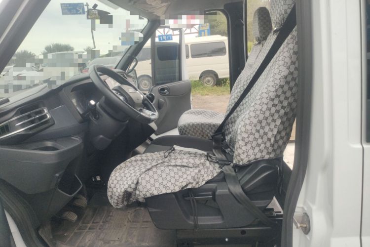 Used JMC Fushun 2022 2.0T Manual Multi-Function Passenger Vehicle Mid-Range High Roof 6-7 Seats
