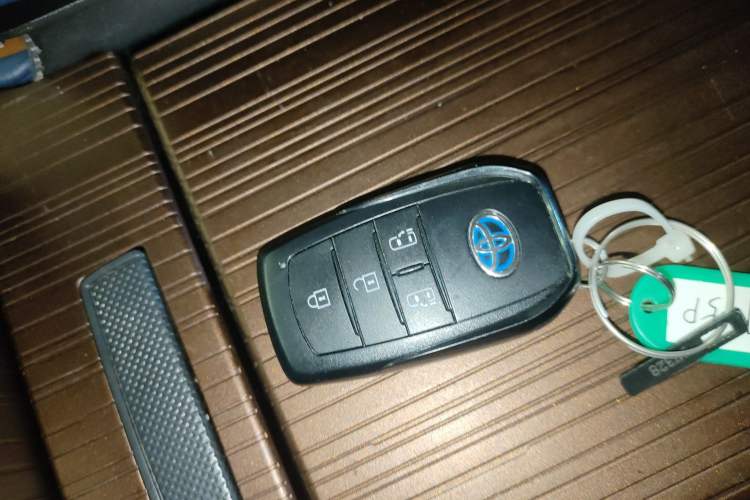 Used Toyota Sienna 2023 2.5L Hybrid Comfort Edition