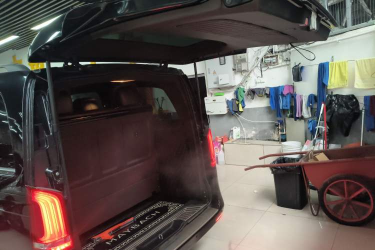 Used Mercedes-Benz V-Class 2016 V 260 Avantgarde Edition
