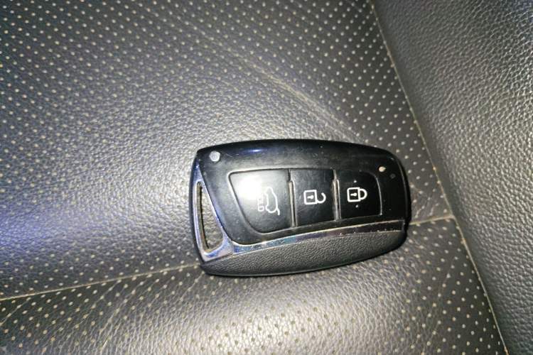 Used Hyundai Santa Fe 2017 2.0T Automatic Two-Wheel Drive Smart Version 7 Seats