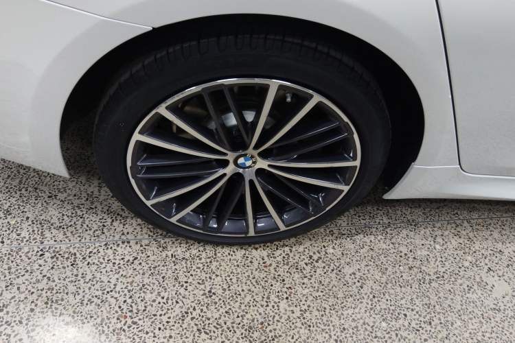 Used BMW 5 Series 2021 Facelifted 530Li Leading Edition M Sport Package
