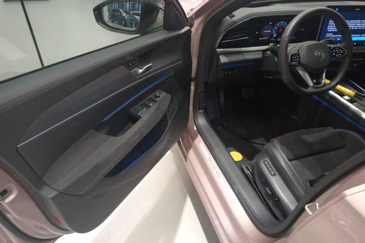 Used Volkswagen Passat 2025 Pro 380TSI Starry Dragon Luxury Edition
