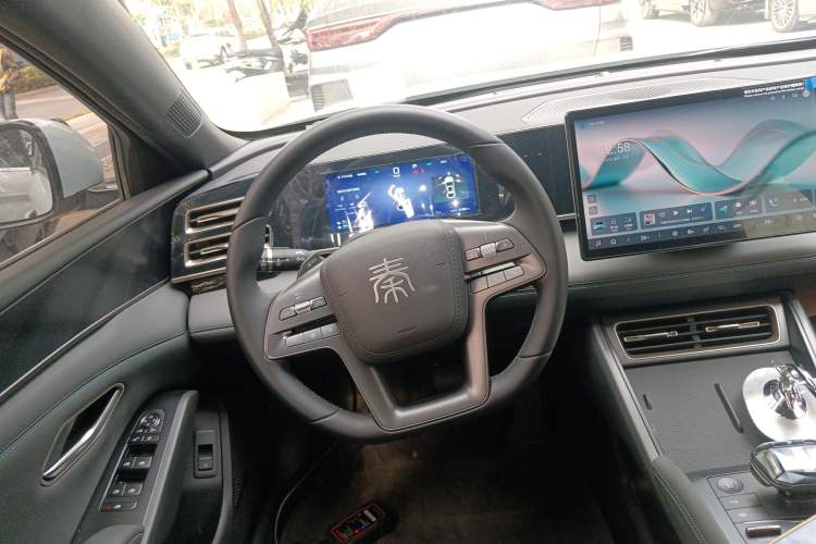 Used BYD Qin L 2025 DM-i Smart Drive 80KM Leading Model