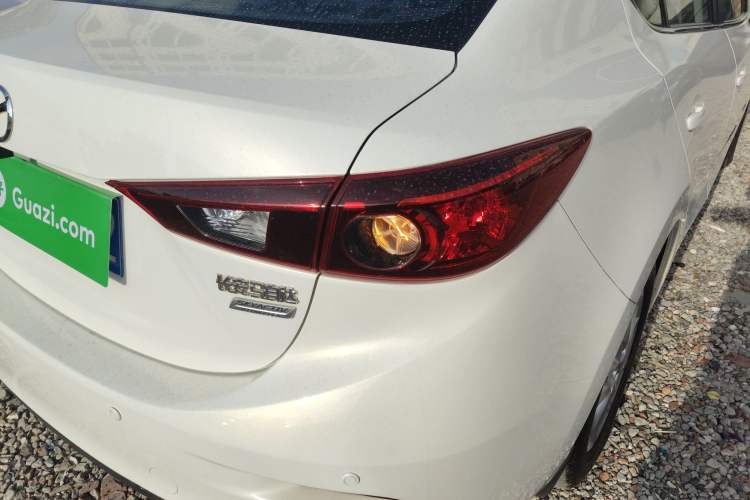 Used Mazda Mazda 3 Axela 2016 Sedan 1.5L Manual Comfort Model