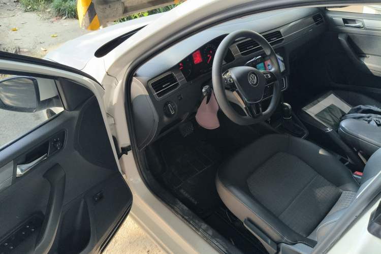 Used Volkswagen Santana 2016 1.6L Automatic Comfort Edition