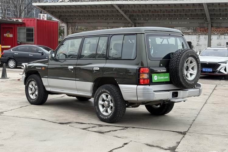 Used Leopaard Heijingang 2013 2.2L Manual Two-Wheel Drive Standard Version
