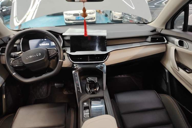 Used Lynk & Co 06 EM-P 2022 PHEV 84 km Range Pro Version
