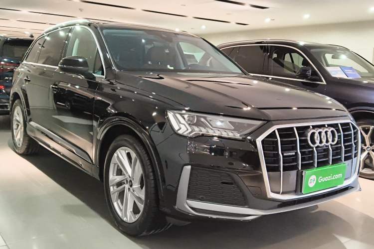 Used Audi Q7 2023 45 TFSI quattro S line Sport model
