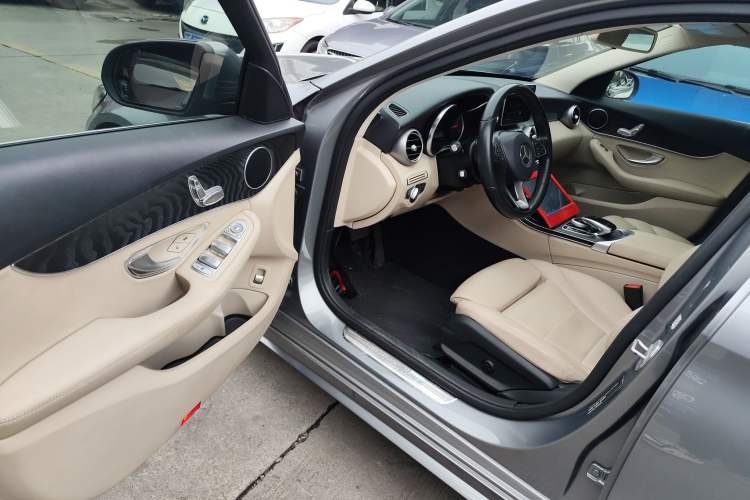 Used Mercedes-Benz C-Class 2015 C 200 station wagon