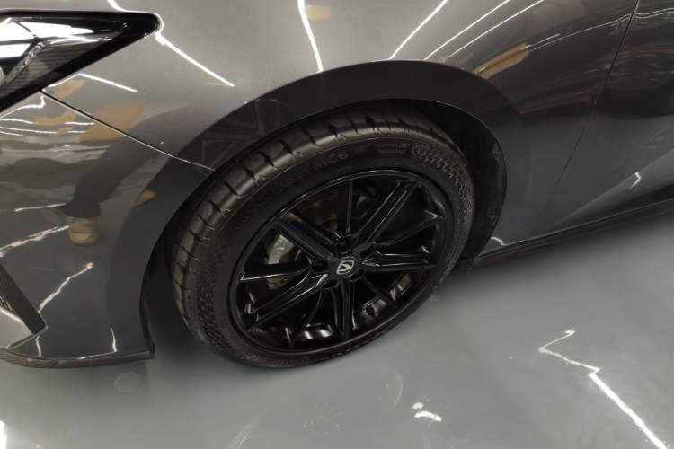 Used Changan UNI-V 2025 1.5T 500Bar High-Energy Version
