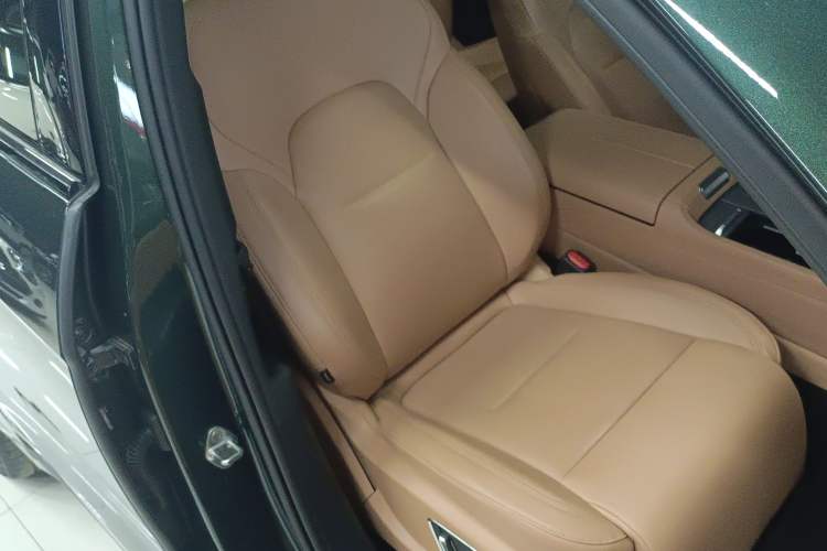 Used Lynk & Co 09 EM-P 2024 2.0TD EM-P Four-Wheel Drive ULTRA Six-Seater
