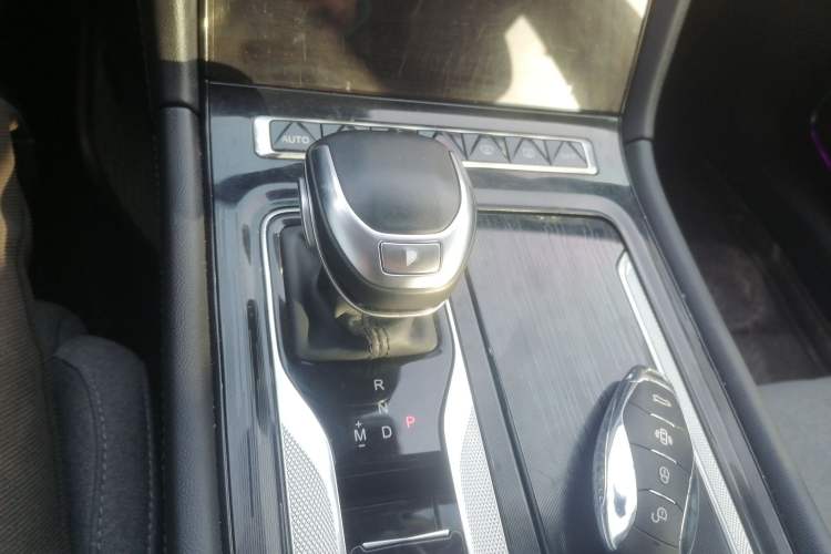 Used Hongqi H5 2024 1.5T DCT Smart Connect Flagship Edition
