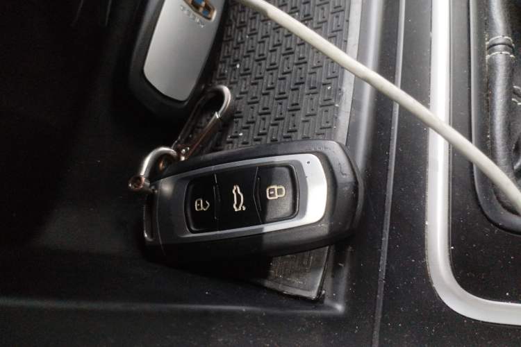 Used Geely Auto Vision X6 2018 1.8L Manual 4G Connect Luxury Edition
