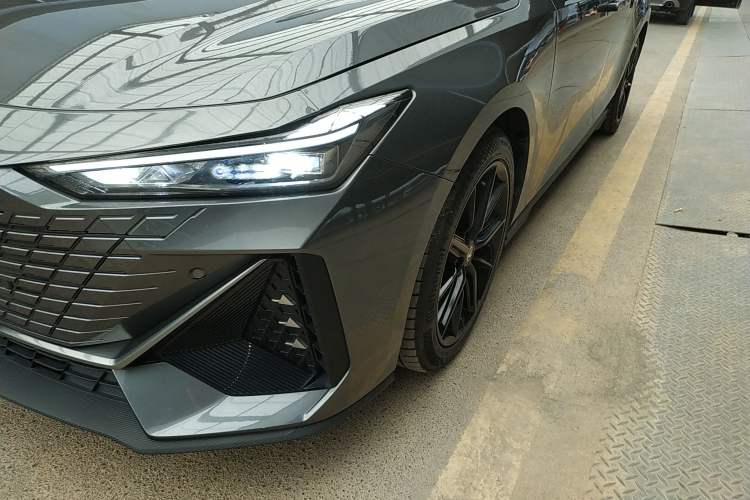 Used Changan UNI-V 2022 1.5T Prestige Version
