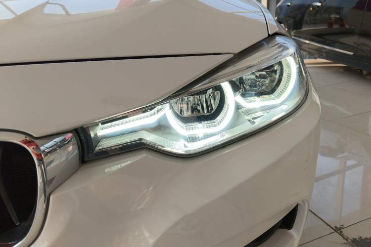 TDK.VehicleDetails.img