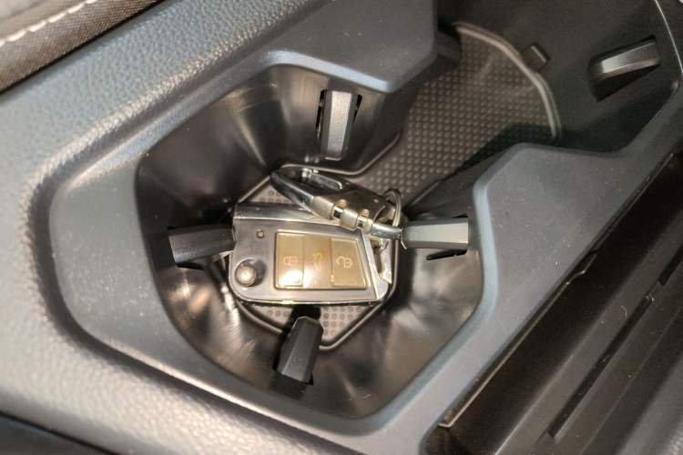 Used Volkswagen Tiguan L 2021 330TSI Automatic Two-Wheel Drive R-Line Enhanced Edition
