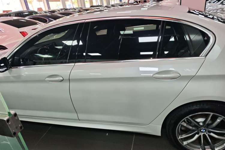 Used BMW 5 Series 2020 525Li M Sport Package