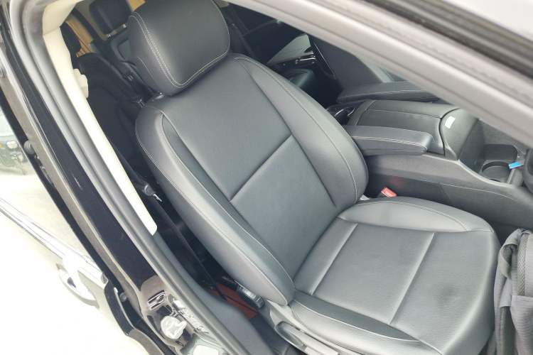 Used Mercedes-Benz Vito 2021 2.0T Business Version 7 Seats