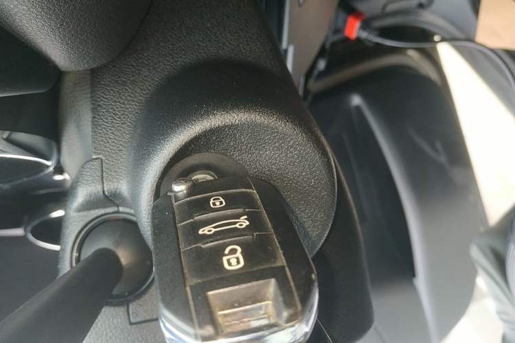 Used Peugeot 3008 2015 1.6THP Automatic Trend Edition
