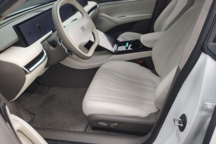 Used  L7 2022 Dynamic Model
