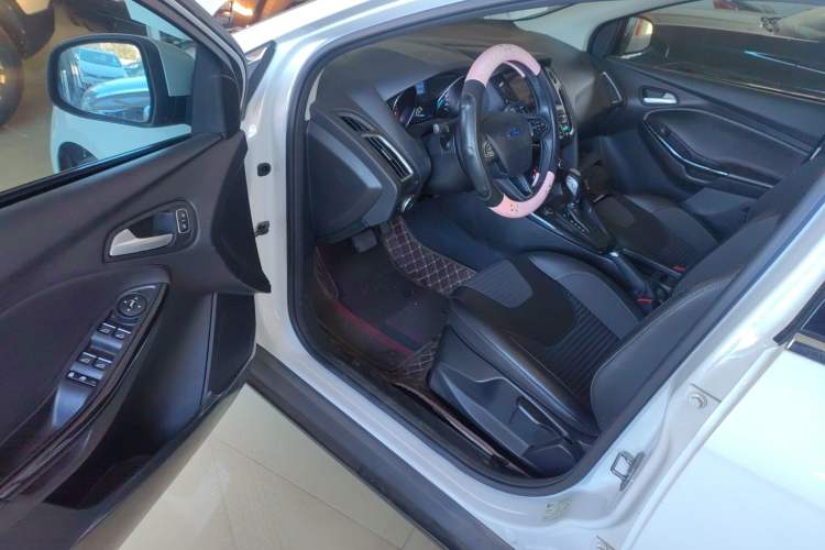 Used Ford Focus 2017 Sedan 1.6L Automatic Fashion Edition Smart Drive Version