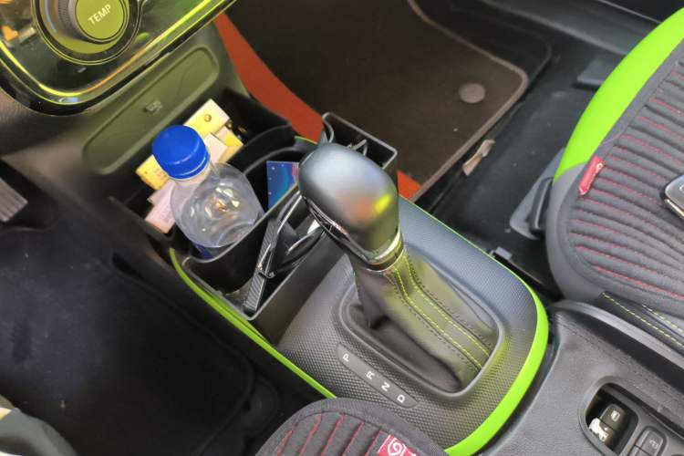 Used Roewe Clever 2021 302 km New Four-Seater Super-Efficient Version