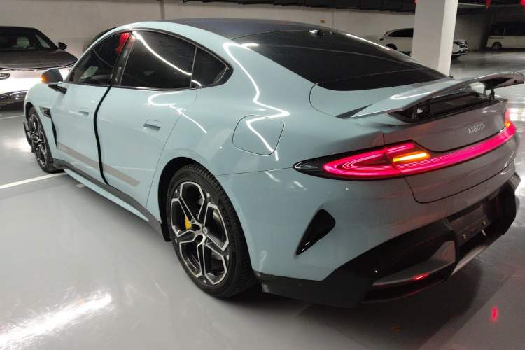 Used Xiaomi Auto SU7 2024 Four-Wheel Drive Ultra-Long Range Advanced Intelligent Driving Max Edition