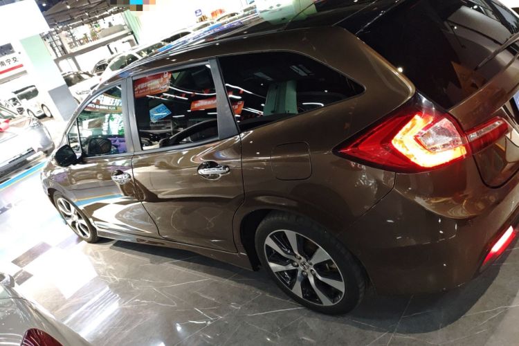 Used Honda Jade 2013 1.8L CVT Luxury Edition 5 seats
