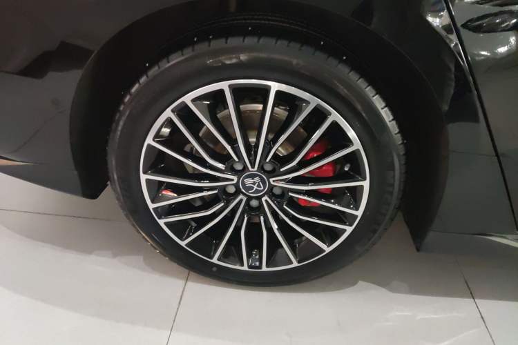 Used BYD Han 2025 EV with 701 km of Laser Radar-Enabled Intelligent Driving
