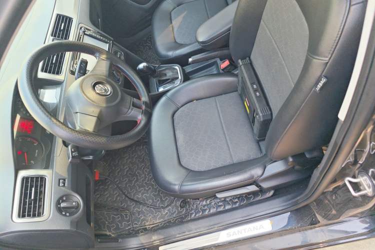 Used Volkswagen Santana 2015 1.6L Automatic Comfort Edition