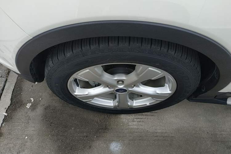 Used Ford Kuga 2017 EcoBoost 180 Two-Wheel-Drive Tiger Leap Model