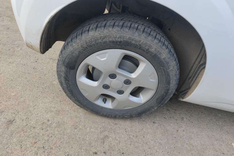 Used Roewe Clever 2021 302 km New Four-Seater Super-Efficient Version