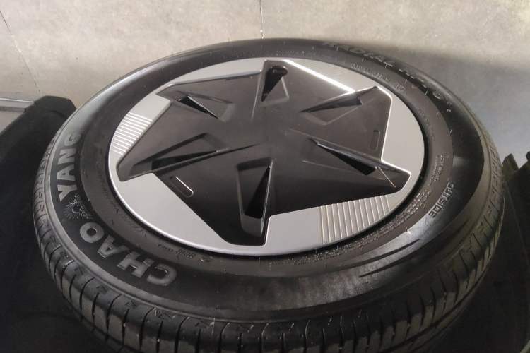 Used Geometry E Firefly 2024 301km Flowing Light
