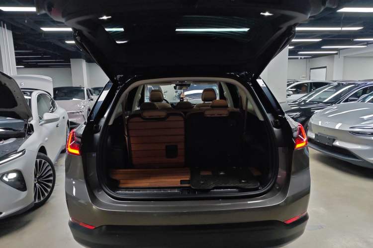 Used Nio ES8 2018 355 km Base Version 7-Seater Edition