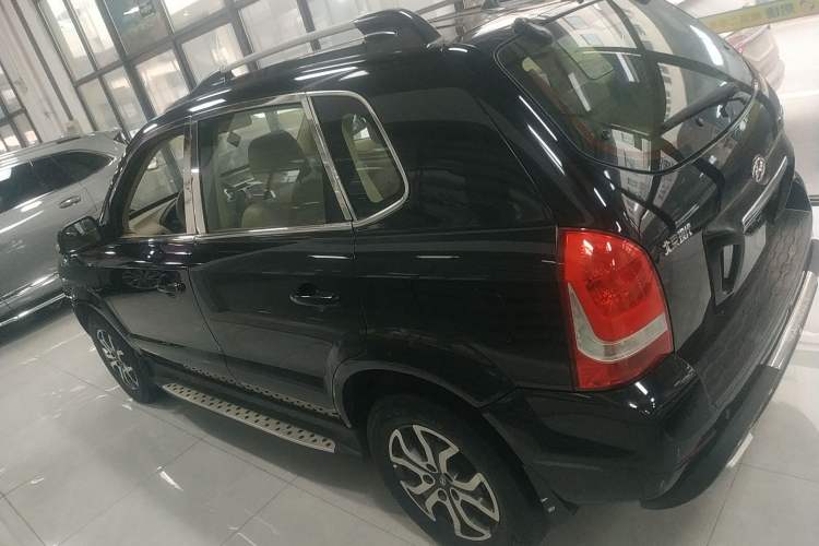 Used Hyundai Tucson 2013 2.0L Automatic Two-Wheel Drive Comfort Version
