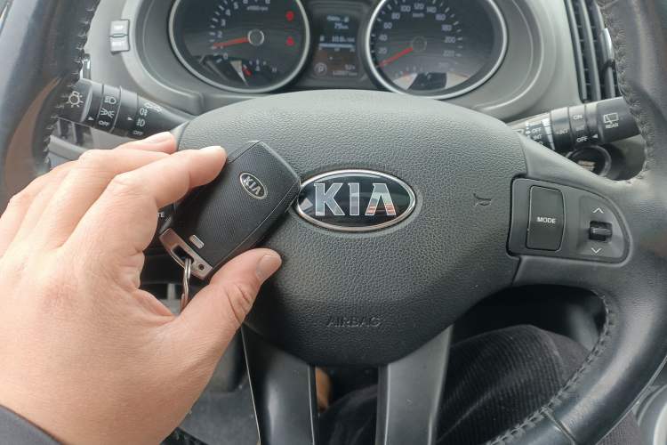 Used Kia Sportage R 2015 2.0L Automatic Two-Wheel Drive DLX Model