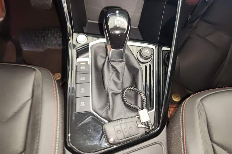 Used Volkswagen Tayron 2019 330TSI Two-Wheel Drive Luxury Model China VI Standard
