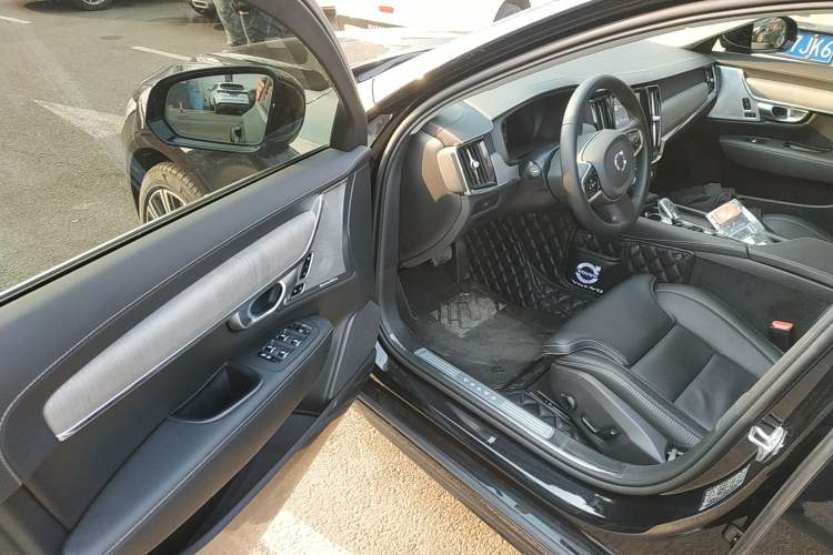 Used Volvo S90 2024 B5 Luxury Smart Edition