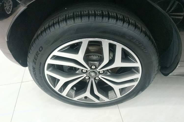 Used Land Rover Range Rover Evoque 2021 Range Rover Velar 249 PS R-Dynamic S Performance Edition
