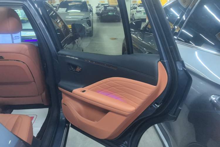 Used AION V 2024 Aion Tyrannosaurus 650 LiDAR Edition
