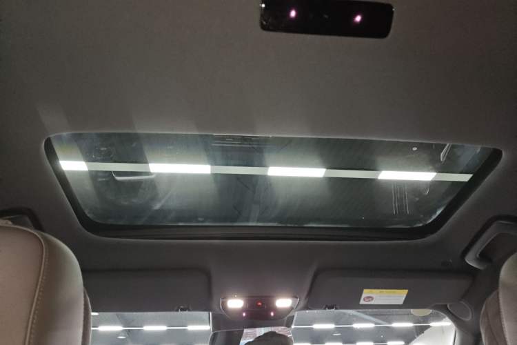 Used Li Auto L8 2023 Pro Model
