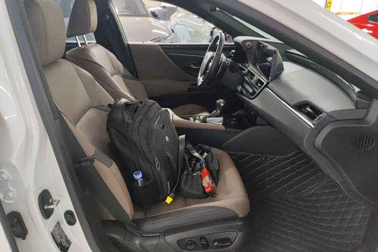 Used Lexus ES 2023 200 Excellence Edition