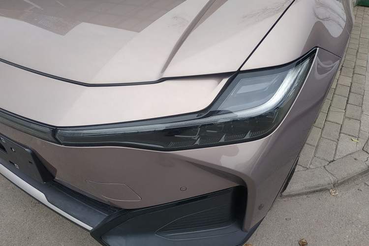 Used Toyota bZ3 2023 616 km Long-Range Premium
